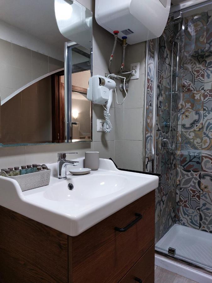 Casa Ninetta - Spaccanapoli - Il Tipico Pianterreno Della Napoli Antica! Екстер'єр фото